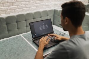 Pojęcia i skróty IT — definicje (UTF-8, CTF, ONG, GOD, WebDAV, dialer, wipe, teselacja itd.)