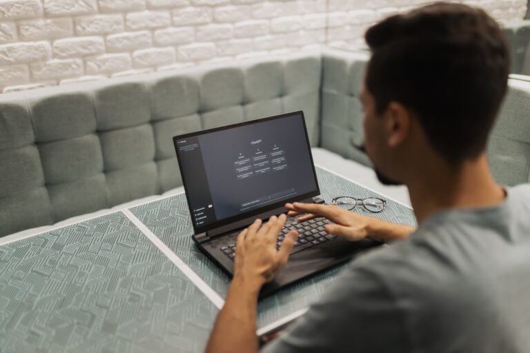 Pojęcia i skróty IT — definicje (UTF-8, CTF, ONG, GOD, WebDAV, dialer, wipe, teselacja itd.)
