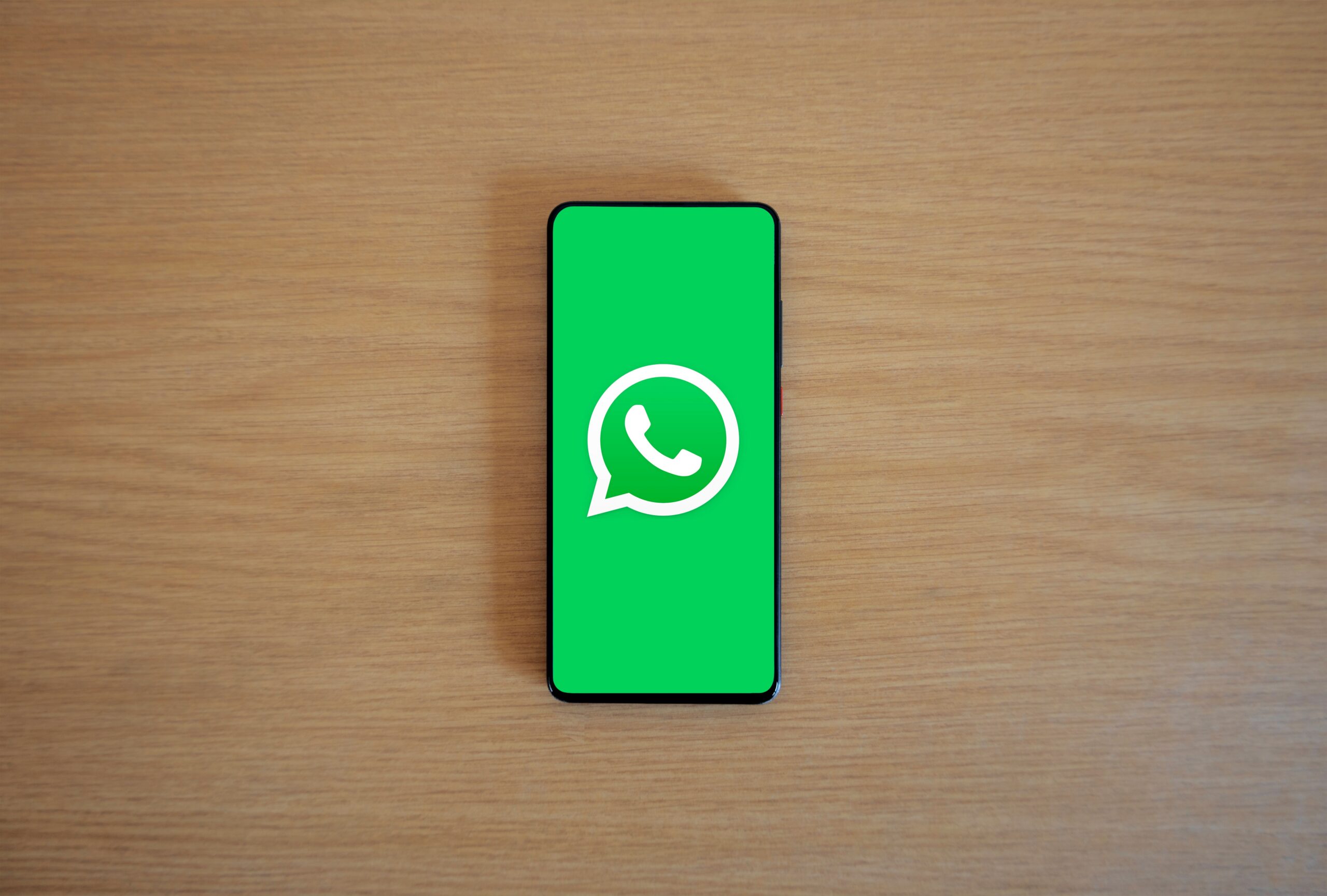 Jak zapisać/przenieść zdjęcia z WhatsApp do galerii/na komputer