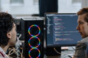 Złącza wentylatorów na płycie (SYS_FAN, CPU_FAN, CHA_FAN)