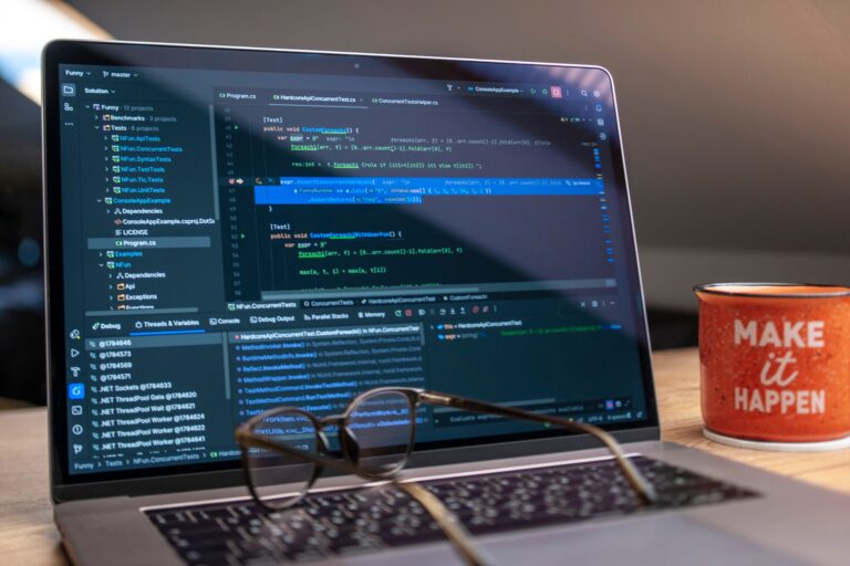SQL — relacje, łączenie zapytań, komendy
