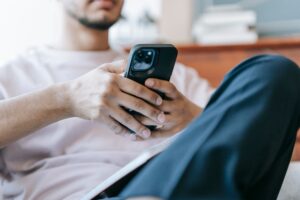 Przywracanie ustawień fabrycznych i reset telefonu