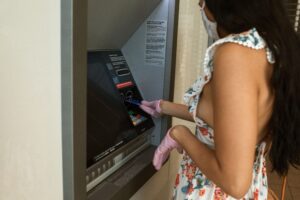 VeloBank / BOŚ Bank — sesje i księgowanie przelewów