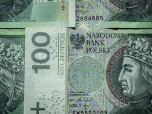 Credit Agricole — godziny księgowania i sesje przelewów
