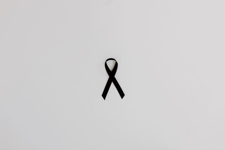 Symbolika i nazwa czarnej wstążki / kiru / opaski żałobnej