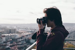 Jak dodać czarną wstążkę żałobną do zdjęcia na Facebooku